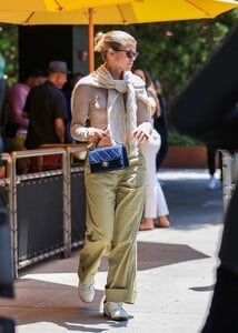 sofia-richie-out-and-about-in-los-angeles-06-17-2022-0.jpg