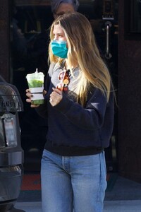 sofia-richie-out-in-beverly-hills-01-18-2023-0.jpg