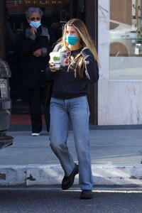 sofia-richie-out-in-beverly-hills-01-18-2023-5.jpg
