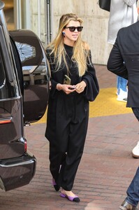 sofia-richie-shopping-at-neiman-marcus-in-beverly-hills-03-15-2022-6.jpg