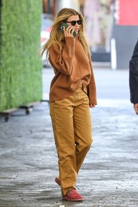 sofia-richie-wears-an-orange-ensemble-beverly-hills-02-17-2023-1.jpg