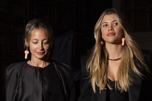 sofia-richie-with-sister-nicole-richie-celebrates-her-bachelorette-party-in-paris-10-13-2022-0.jpg