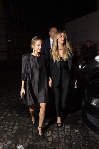 sofia-richie-with-sister-nicole-richie-celebrates-her-bachelorette-party-in-paris-10-13-2022-1.jpg
