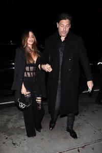 sofia-vergara-and-jjoe-m-anganiello-arrives-at-jennifer-klein-s-day-of-indulgence-holiday-party-in-brentwood-12-03-2022-4.jpg