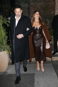 sofia-vergara-and-joe-manganiello-out-for-valentine-s-day-dinner-at-avra-in-beverly-hills-02-14-2023-6.jpg