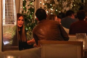 sofia-vergara-out-for-dinner-with-a-friend-at-montage-hotel-in-beverly-hills-01-10-2022-0.jpg
