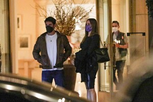 sofia-vergara-out-for-dinner-with-a-friend-at-montage-hotel-in-beverly-hills-01-10-2022-1.jpg