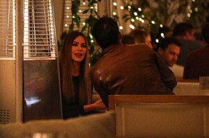 sofia-vergara-out-for-dinner-with-a-friend-at-montage-hotel-in-beverly-hills-01-10-2022-5.jpg