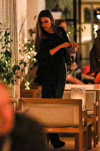 sofia-vergara-out-for-dinner-with-a-friend-at-montage-hotel-in-beverly-hills-01-10-2022-8.jpg