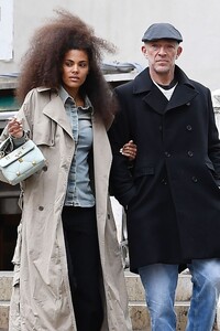 tina-kunakey-and-vincent-cassel-out-in-venice-04-22-2022-12.jpg