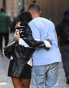 tina-kunakey-and-younes-bendjima-out-in-milan-02-27-2022-1.jpg