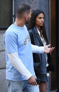 tina-kunakey-and-younes-bendjima-out-in-milan-02-27-2022-2.jpg