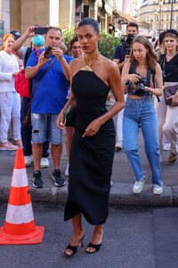 tina-kunakey-arrives-at-schiaparelli-fashion-show-in-paris-07-04-2022-4.jpg