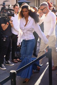 tina-kunakey-at-azzedine-alaia-fashion-show-in-paris-07-03-2022-6.jpg