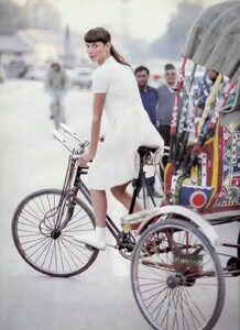 uk-vogue-1994-22.thumb.jpg.24e5506fa501b0c7c42b7bbbed86a405.jpg