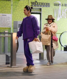 vanessa-hudgens-in-comfy-outfit-in-los-angeles-02-08-2023-1.jpg