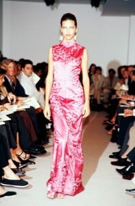 vera-wang-fw-98-8.thumb.jpg.c0fb9d5c37e5d8b7b39f34e5d7193fb5.jpg