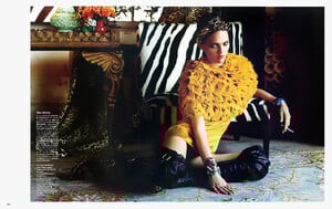 vogue-japan-11-2010_sasha_(10).thumb.jpg.e28ca6f9bb0a692259877d733ab4ae50.jpg