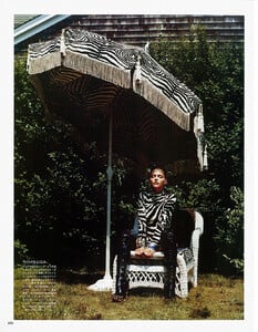 vogue-japan-11-2010_sasha_(3).thumb.jpg.0c6b36c204d641f0e0d9e4465411a4d2.jpg