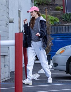 whitney-port-arrives-at-a-skin-care-facility-in-studio-city-02-02-2023-0.jpg