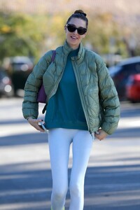 whitney-port-heading-to-pilates-class-in-los-angeles-01-06-2023-3.jpg