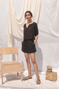 willowshirt-noir-1.webp