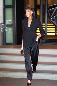 winnie-harlow-heading-to-roberto-cavalli-show-at-milan-fashion-week-02-22-2023-0.jpg