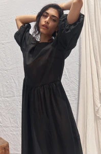 wynonna-dress-noir-5.webp