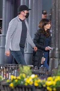 zooey-deschanel-and-jonathan-scott-on-the-set-of-harold-and-the-purple-crayon-in-atlanta-03-07-2022-6.jpg