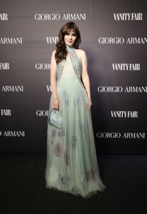zooey-deschanel-at-ball-of-light-hosted-by-giorgio-armani-vanity-fair-in-venice-09-03-2022-5.thumb.jpg.f48838e25dac3f63e682cc3d9f193443.jpg