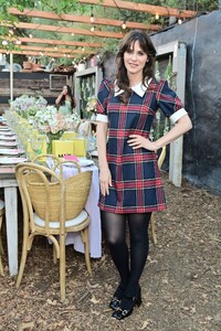 zooey-deschanel-at-maie-wines-launch-dinner-in-partnership-with-little-market-in-los-angeles-09-20-2022-1.jpg