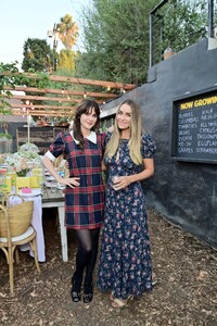 zooey-deschanel-at-maie-wines-launch-dinner-in-partnership-with-little-market-in-los-angeles-09-20-2022-5.jpg