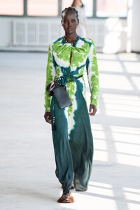 00004-Altuzarra-Spring-2022-RTW-Credit-Filippo-Fior-GORUNWAY.thumb.jpg.181c098437586af7af1de3400d5424f1.jpg