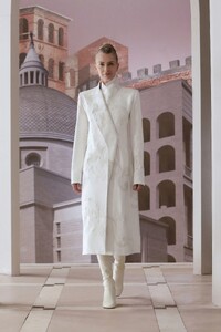 00004-Fendi-Couture-Fall-2021-credit-brand.thumb.jpg.55bb596f7709fd2490b09449e08def50.jpg