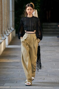 00005-Alberta-Ferretti-Spring-22-RTW-Milan-credit-Daniele-Oberrauch-Gorunway.thumb.jpg.4198eaf267562cebbfc8b326dd549faf.jpg