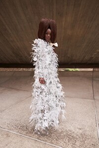 00006-Giambattista-Valli-Couture-Fall-21-credit-Niemeyer-courtesy-of-brand.thumb.jpg.a32cf8807222d572615e22499fb03953.jpg