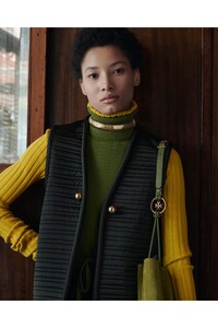 00006-Tory-Burch-Fall-21-Details.thumb.jpg.4178105e0f5b392450a5d6e3480852e9.jpg