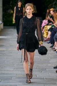 00007-Alberta-Ferretti-Spring-22-RTW-Milan-credit-Daniele-Oberrauch-Gorunway.thumb.jpg.176fc3e61d9e33475ebc036d6174e6d3.jpg