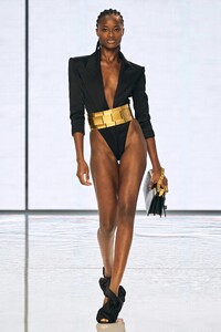 00008-BALMAIN-Spring-22-RTW-Paris-credit-gorunway.thumb.jpg.dd1f812c3696b9fb095bbd5a60480f24.jpg