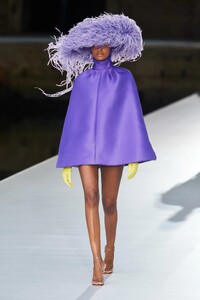 00008-Valentino-Couture-Fall-21-credit-Filippo-Fior-GoRunway.thumb.jpg.ea9248facbc69a2e69cda3233aff38b5.jpg