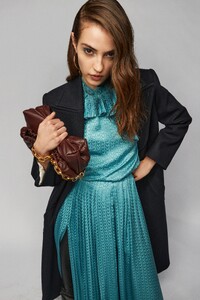 00008-Zadig-Voltaire-Fall-21.thumb.jpg.45c02afa5acafb07433f049370c3458e.jpg