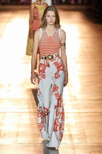 00009-Etro-Spring-22-RTW-MIlan-credit-gorunway.thumb.jpg.d92f185120ea62a533ccc553dced7234.jpg