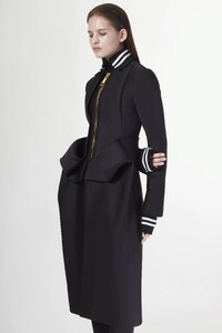 00010-SUKEINA-FALL-21-RTW.thumb.jpg.251b2ae228c2612ff090f92fd249ec9a.jpg