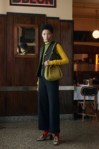 00010-Tory-Burch-Fall-21.thumb.jpg.e31155df8008e547986b5fae8c04a200.jpg