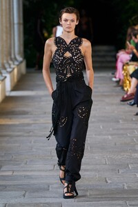 00013-Alberta-Ferretti-Spring-22-RTW-Milan-credit-Daniele-Oberrauch-Gorunway.thumb.jpg.f523446e4ec4fa5c7c2bc0e818cda265.jpg