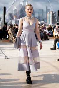 00013-AlexanderMcQueen-Spring-22-London-credit-brand.thumb.jpg.87c66447dadc83211a5ceb3c23dd3983.jpg