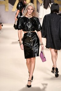 00013-Chanel-Spring-22-RTW-Paris-credit-gorunway.thumb.jpg.7c243f67ef852f56253c89dd94dd9077.jpg