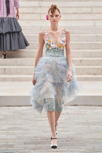 00016-Chanel-Couture-Fall-21-credit-Alessandro-Lucioni-Gorunway.thumb.jpg.c173604c245e990d230a6df4fce482a9.jpg