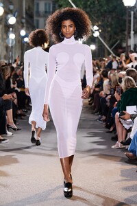 00017-Alaia-Spring-22-credit-brand.thumb.jpg.80dfee45d599fc0acb29b603474d77ba.jpg