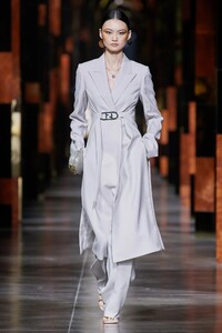 00017-Fendi-Spring-22-rtw-Milan-credit-gorunway.thumb.jpg.2f8811860d0412cde2efd5e4ec682779.jpg